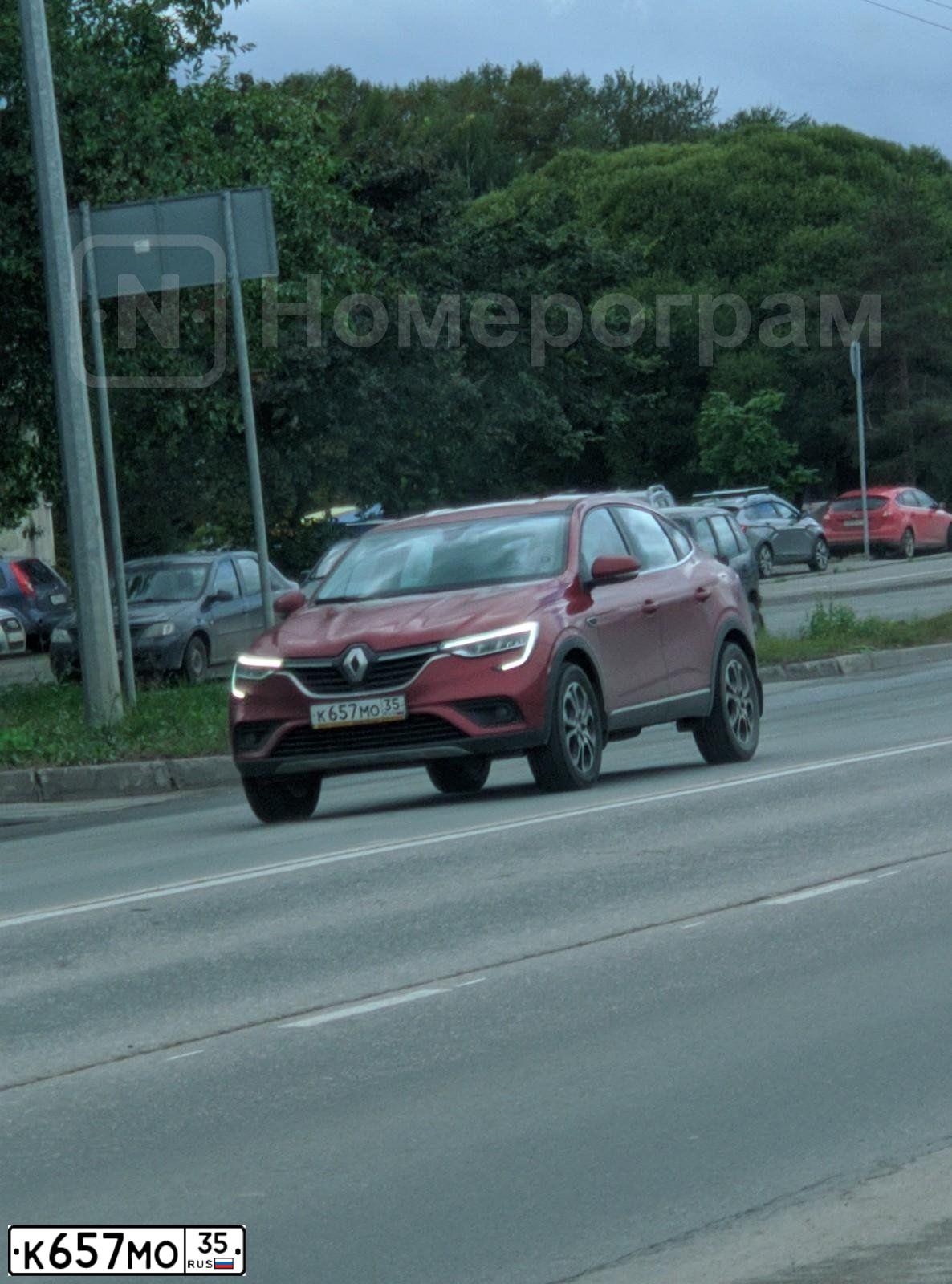 Фото автомобиля RENAULT ARKANA, 2019 — госномер К657МО35. Цвет: Красный