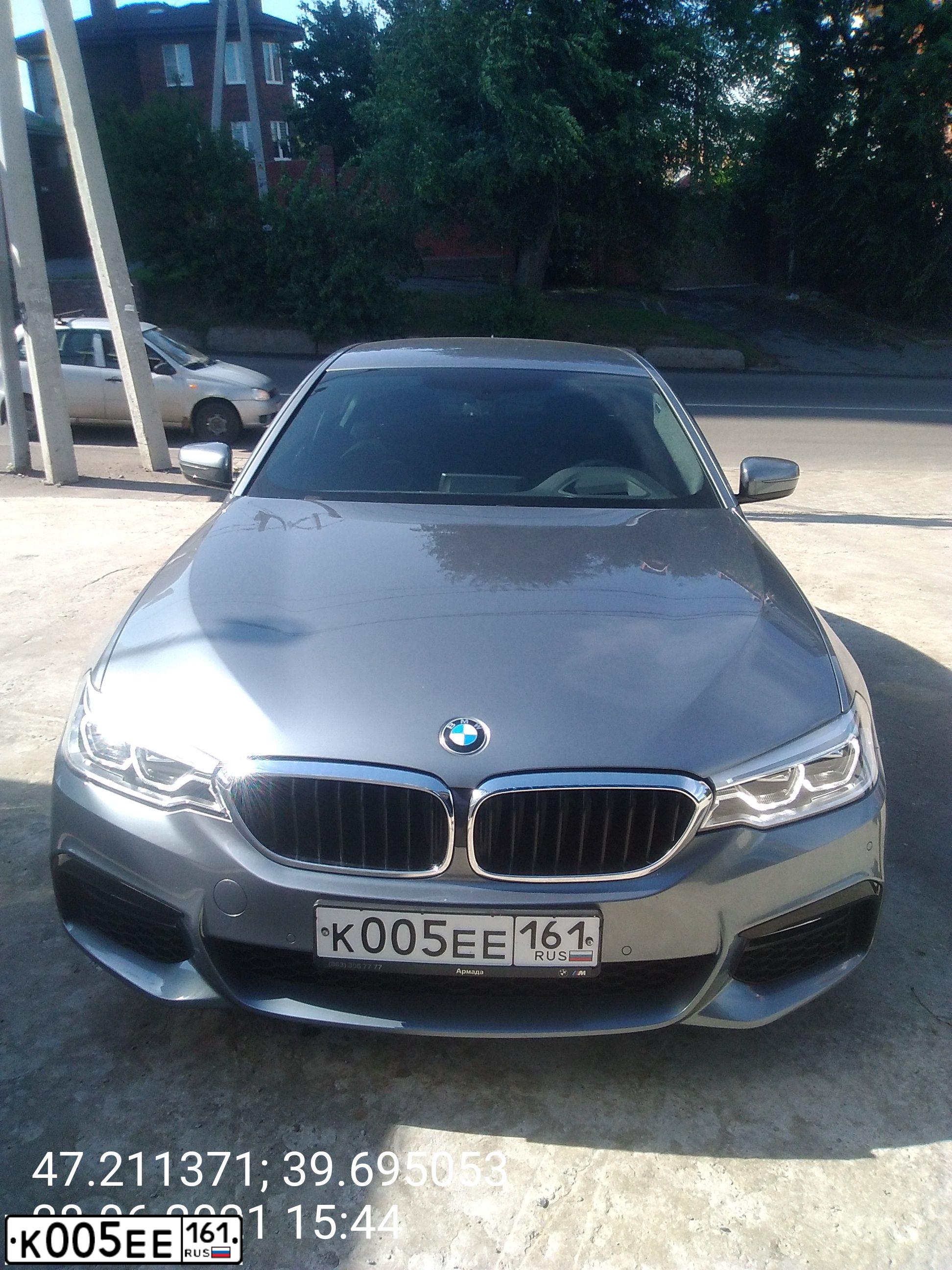 Фото автомобиля BMW SERIE 5, 2012 — госномер К005ЕЕ161. Цвет: Белый