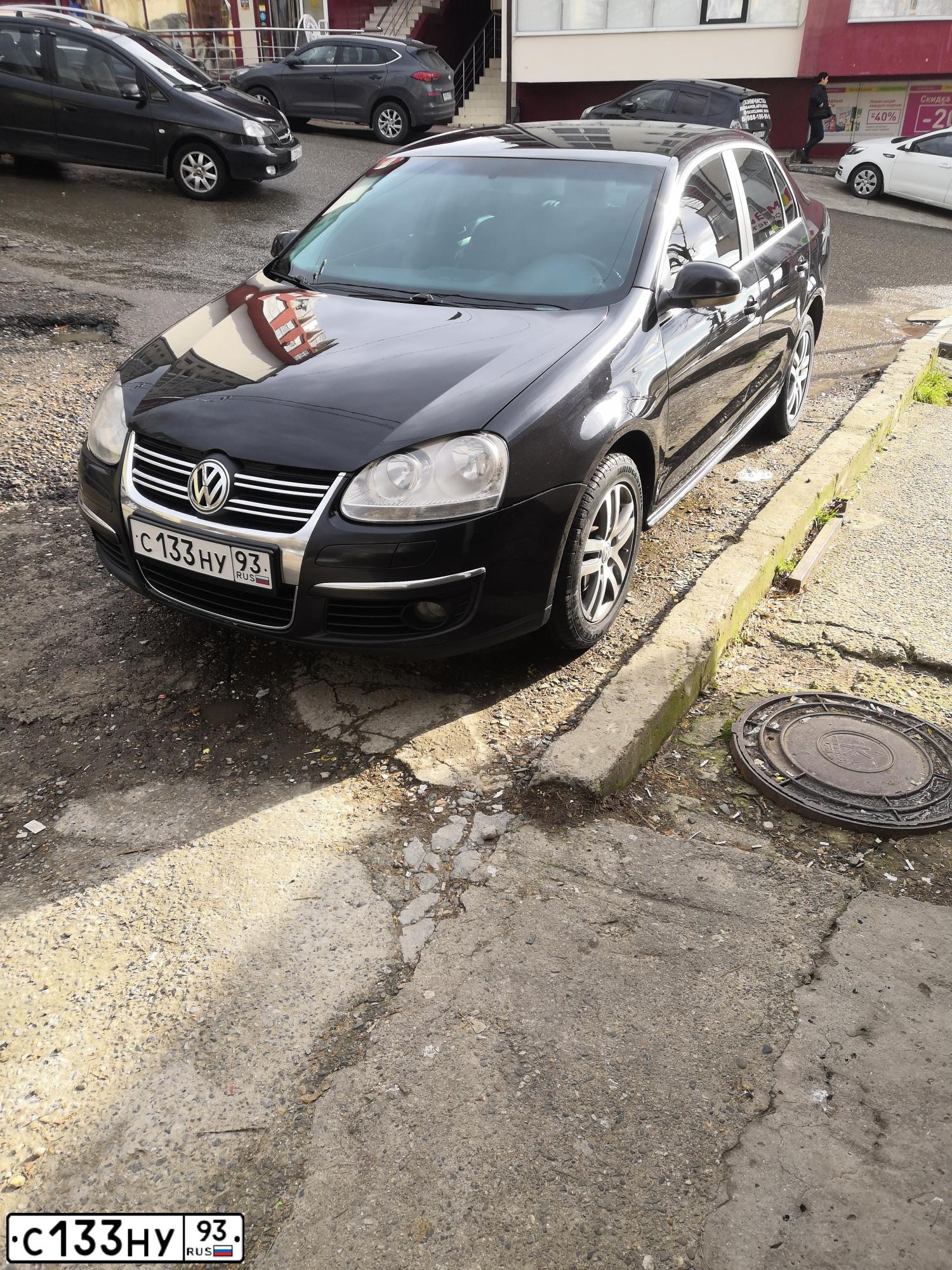 Фото автомобиля VOLKSWAGEN JETTA, 2007 — госномер С133НУ93. Цвет: ЧЕРНЫЙ