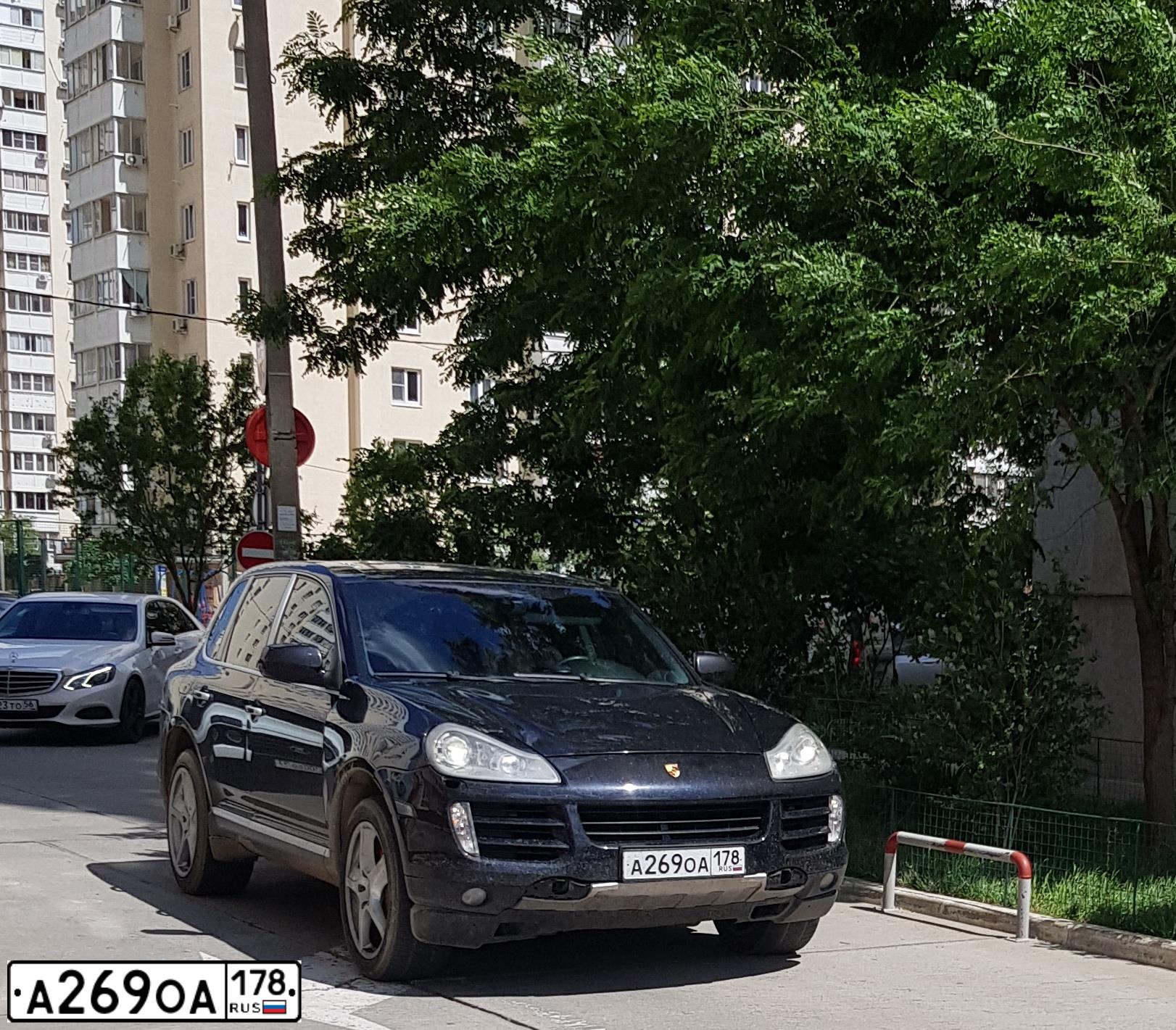 Фото автомобиля PORSCHE CAYENNE, 2007 — госномер А269ОА178. Цвет: ЧЕРНЫЙ