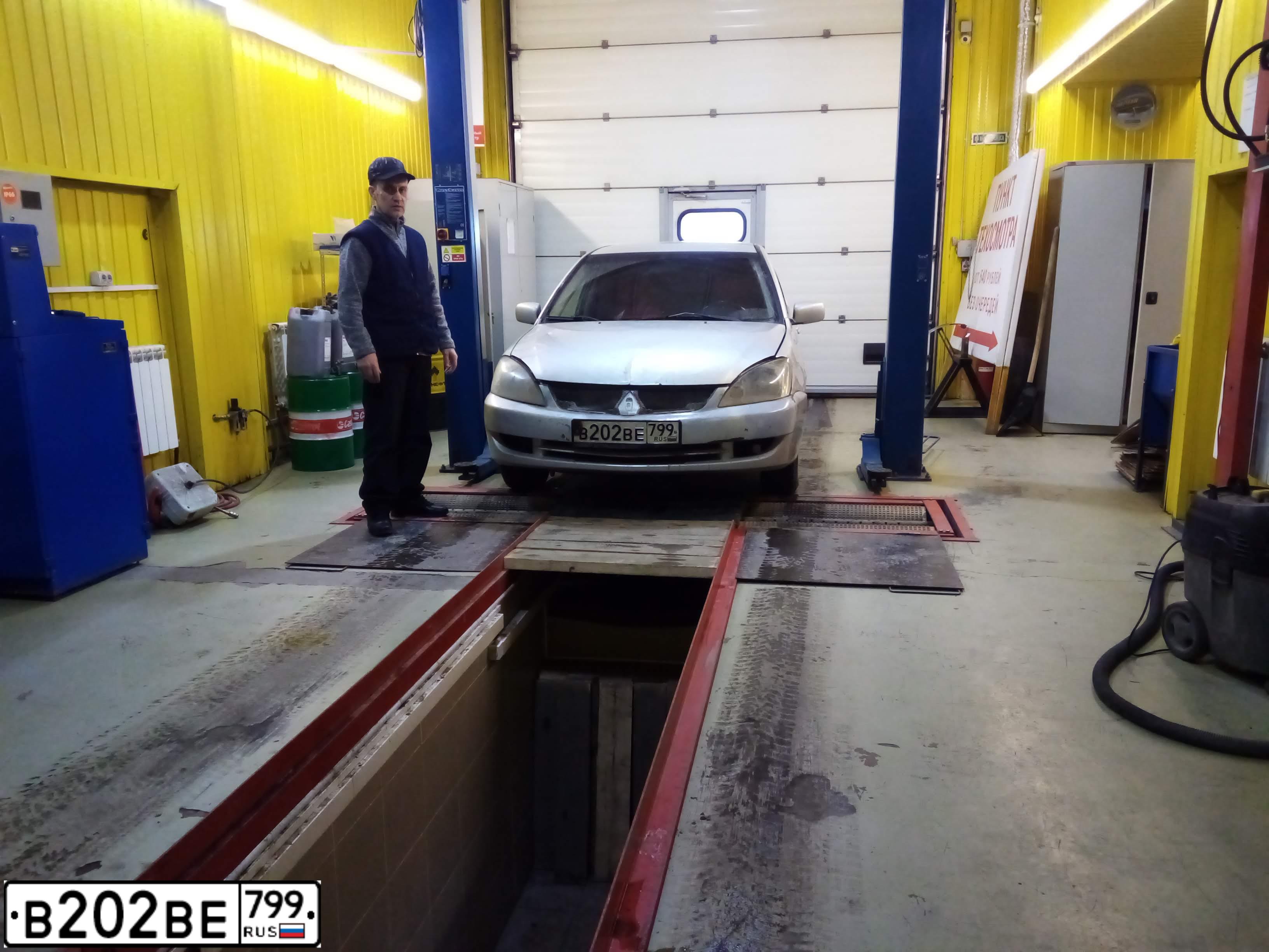 Фото автомобиля MITSUBISHI LANCER, 2005 — госномер Р678ТУ124. Цвет: СЕРЕБРИСТЫЙ
