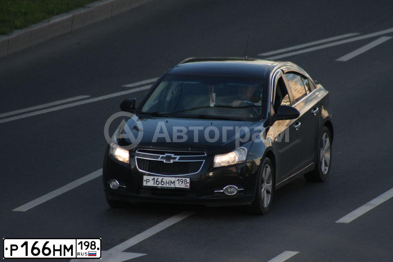 Фото автомобиля CHEVROLET CRUZE, 2011 — госномер У001НН47. Цвет: ЧЕРНЫЙ МЕТАЛЛИК