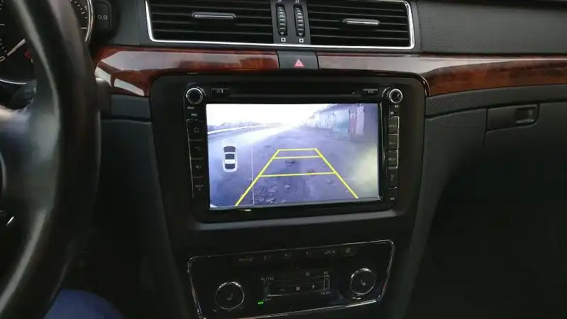 Фото автомобиля SKODA SUPERB, 2012 — госномер Т495УХ797. Цвет: Белый