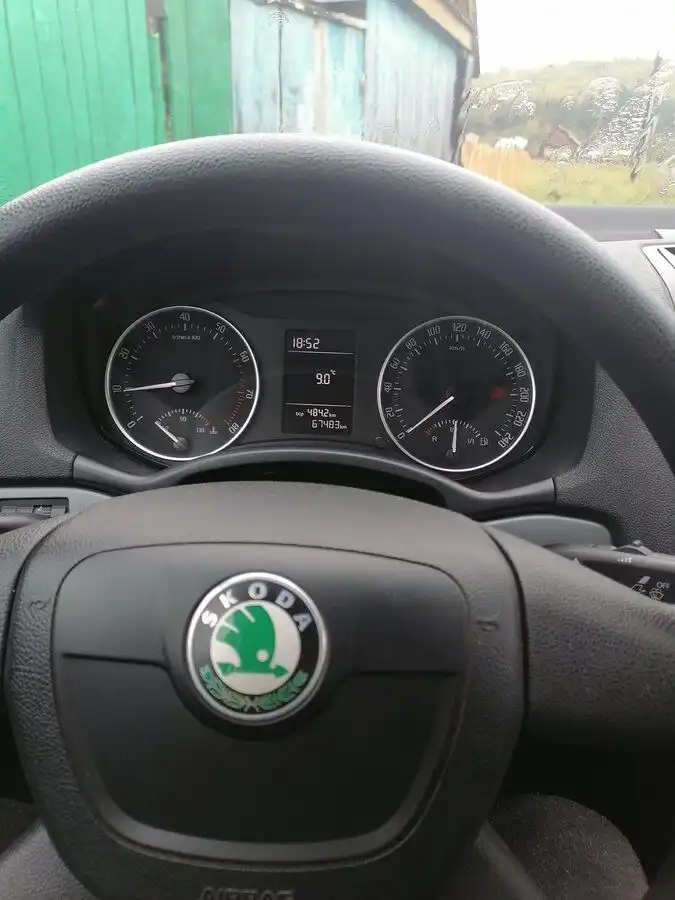 Фото автомобиля LADA 2121 NIVA, 2011 — госномер Т146ТР102. Цвет: ЯРКО-БЕЛЫЙ