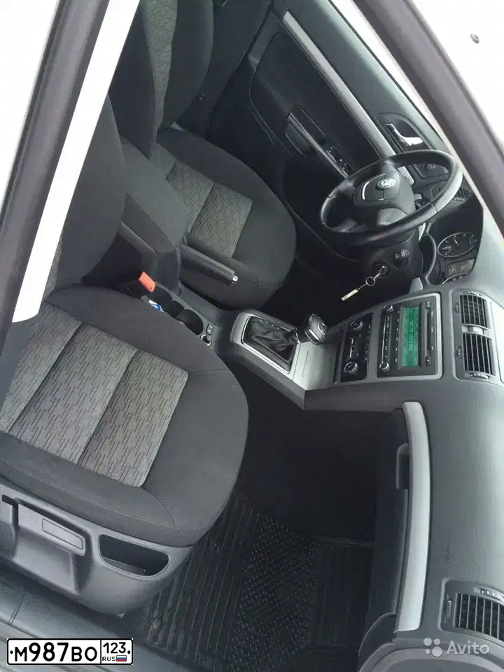 Фото автомобиля SKODA OCTAVIA, 2012 — госномер М987ВО123. Цвет: БЕЛЫЙ
