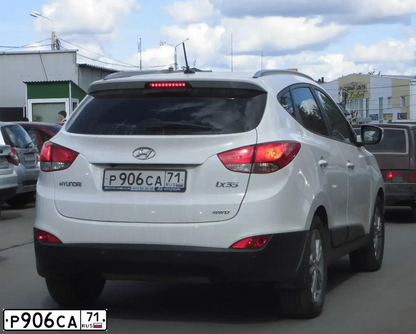 Фото автомобиля HYUNDAI IX35, 2013 — госномер Р049ЕР136. Цвет: Белый