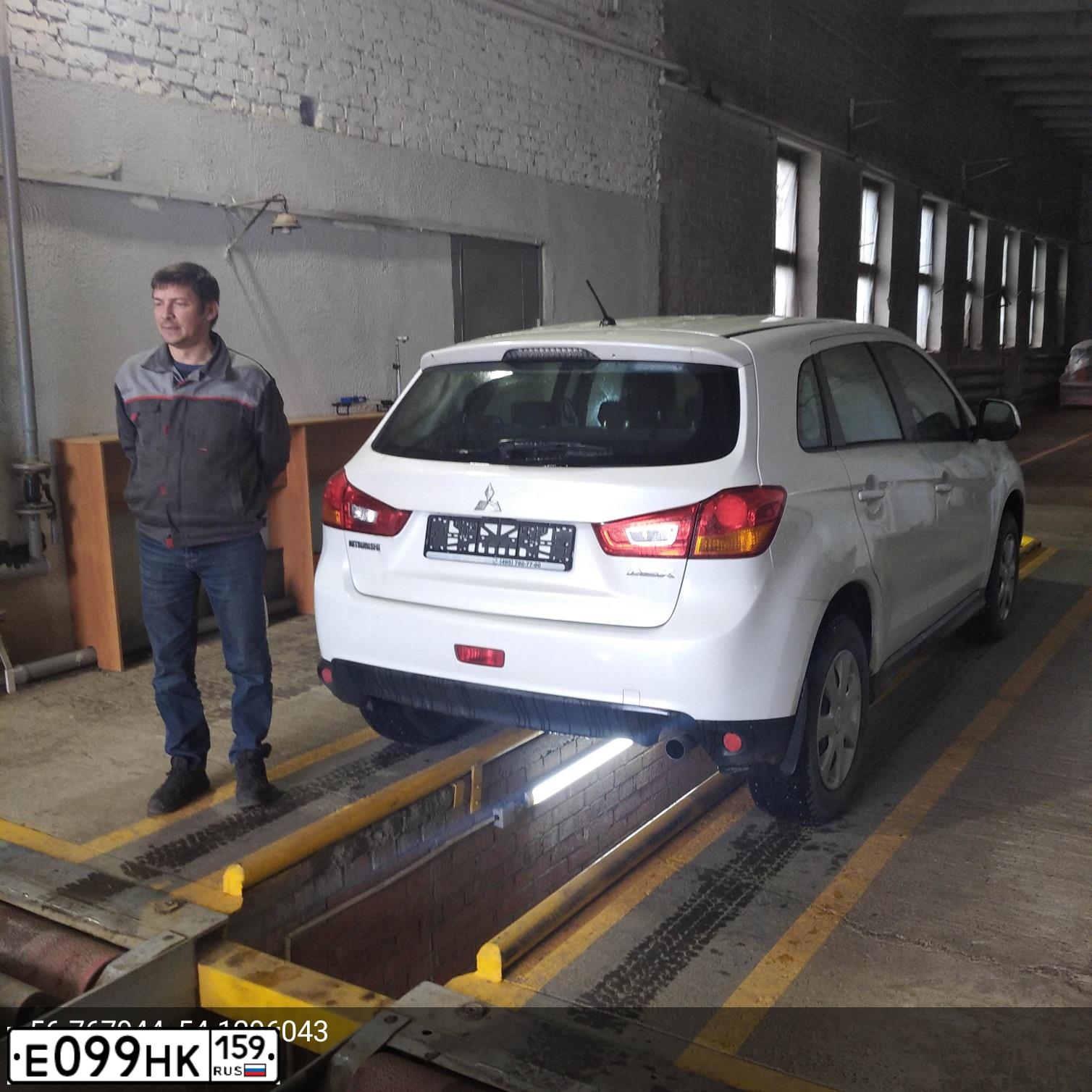 Фото автомобиля MITSUBISHI ASX, 2013 — госномер Р526КУ159
