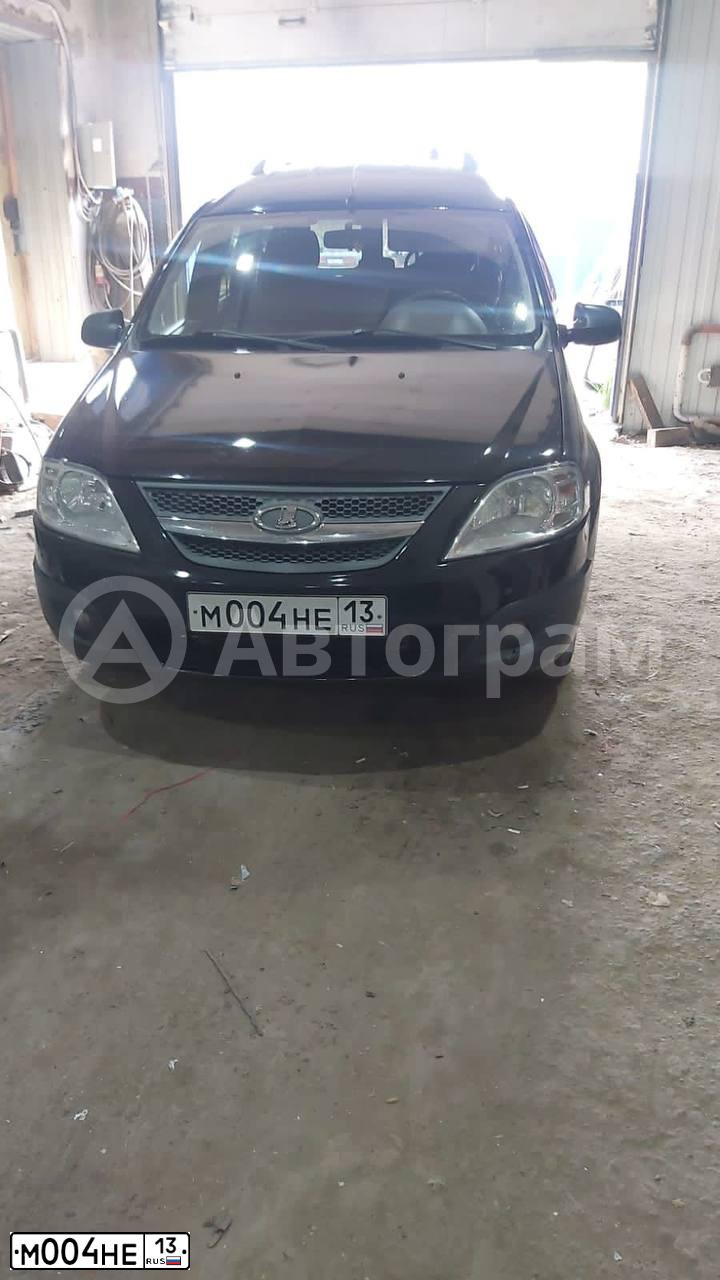 Фото автомобиля LADA LARGUS, 2018 — госномер М004НЕ13. Цвет: ЧЕРНЫЙ