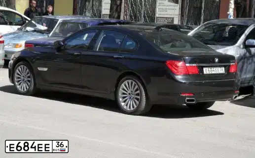 Фото автомобиля MITSUBISHI OUTLANDER, 2006 — госномер Е684ЕЕ36. Цвет: ЧЕРНЫЙ