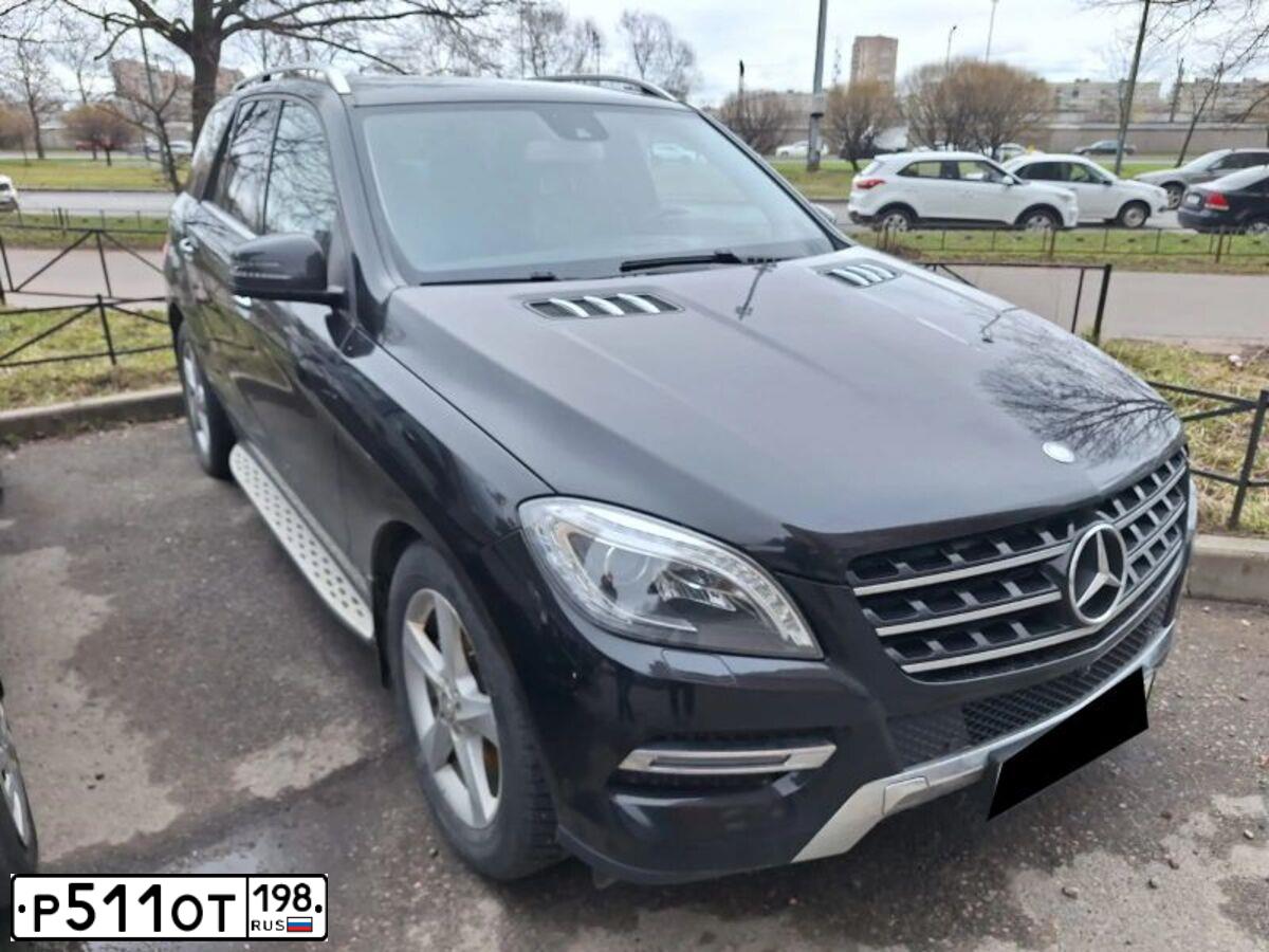 Фото автомобиля MERCEDES-BENZ ML350, 2014 — госномер Е690МВ147. Цвет: ЧЕРНЫЙ