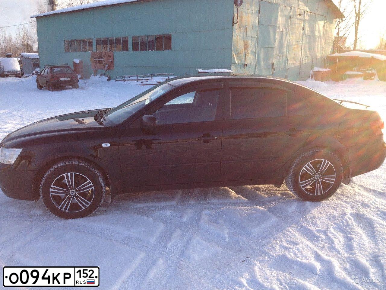 Фото автомобиля HYUNDAI SONATA, 2009 — госномер О094КР152. Цвет: ЧЕРНЫЙ