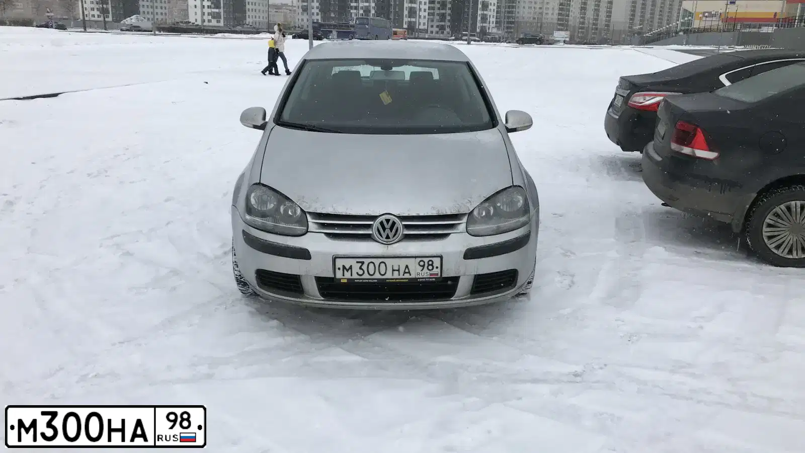 Фото автомобиля VOLKSWAGEN GOLF, 2003 — госномер Е566МА763. Цвет: Серебристый
