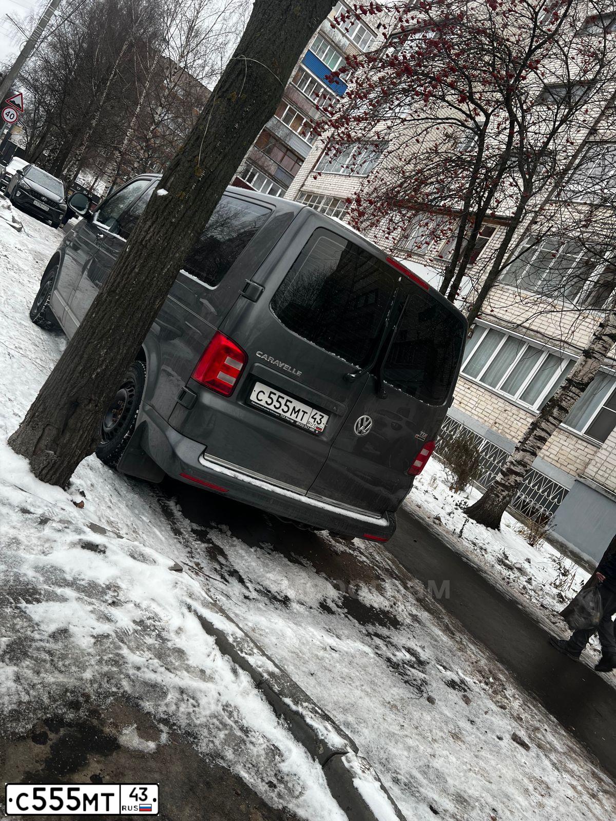 Фото автомобиля VOLKSWAGEN CARAVELLE, 2011 — госномер М457УР21