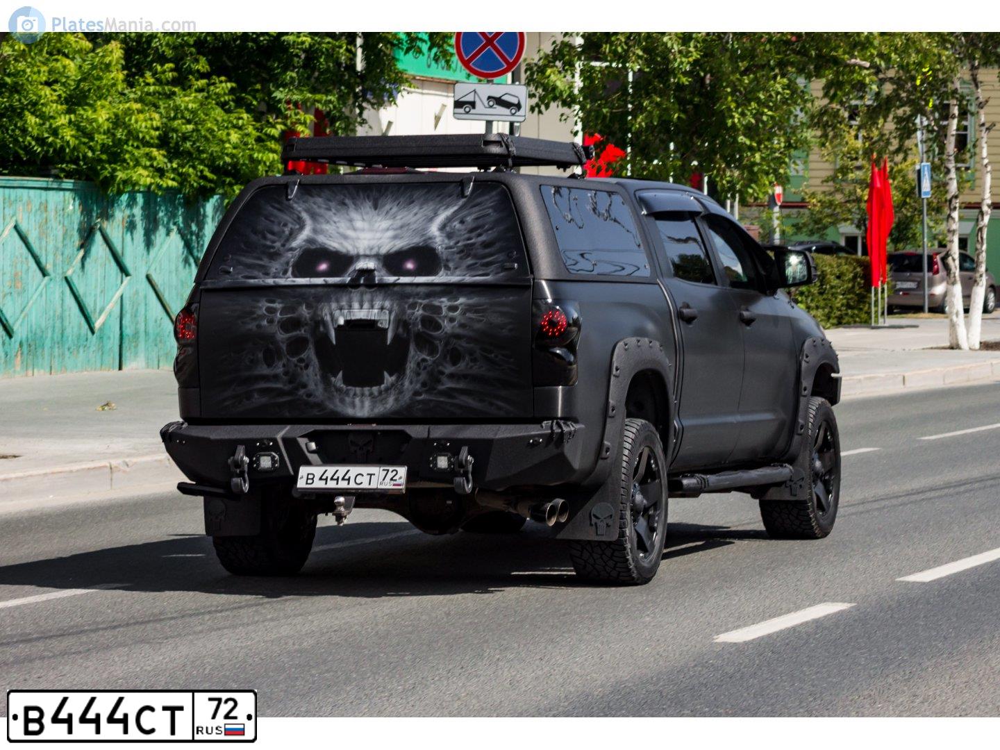 Фото автомобиля TOYOTA TUNDRA, 2010 — госномер В444СТ72. Цвет: ЧЕРНЫЙ