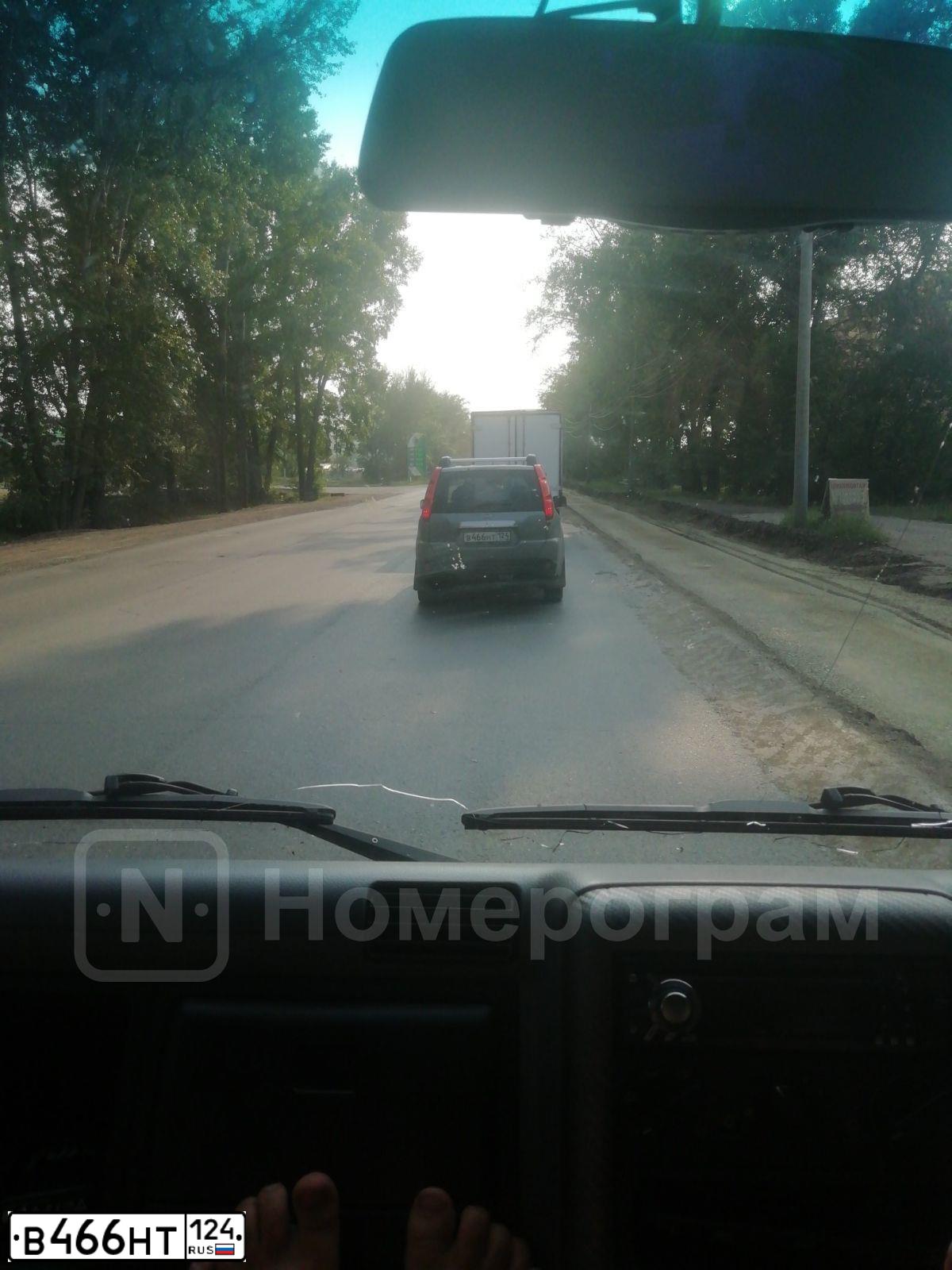 Фото автомобиля NISSAN X-TRAIL, 2008 — госномер В466НТ124. Цвет: СЕРЫЙ