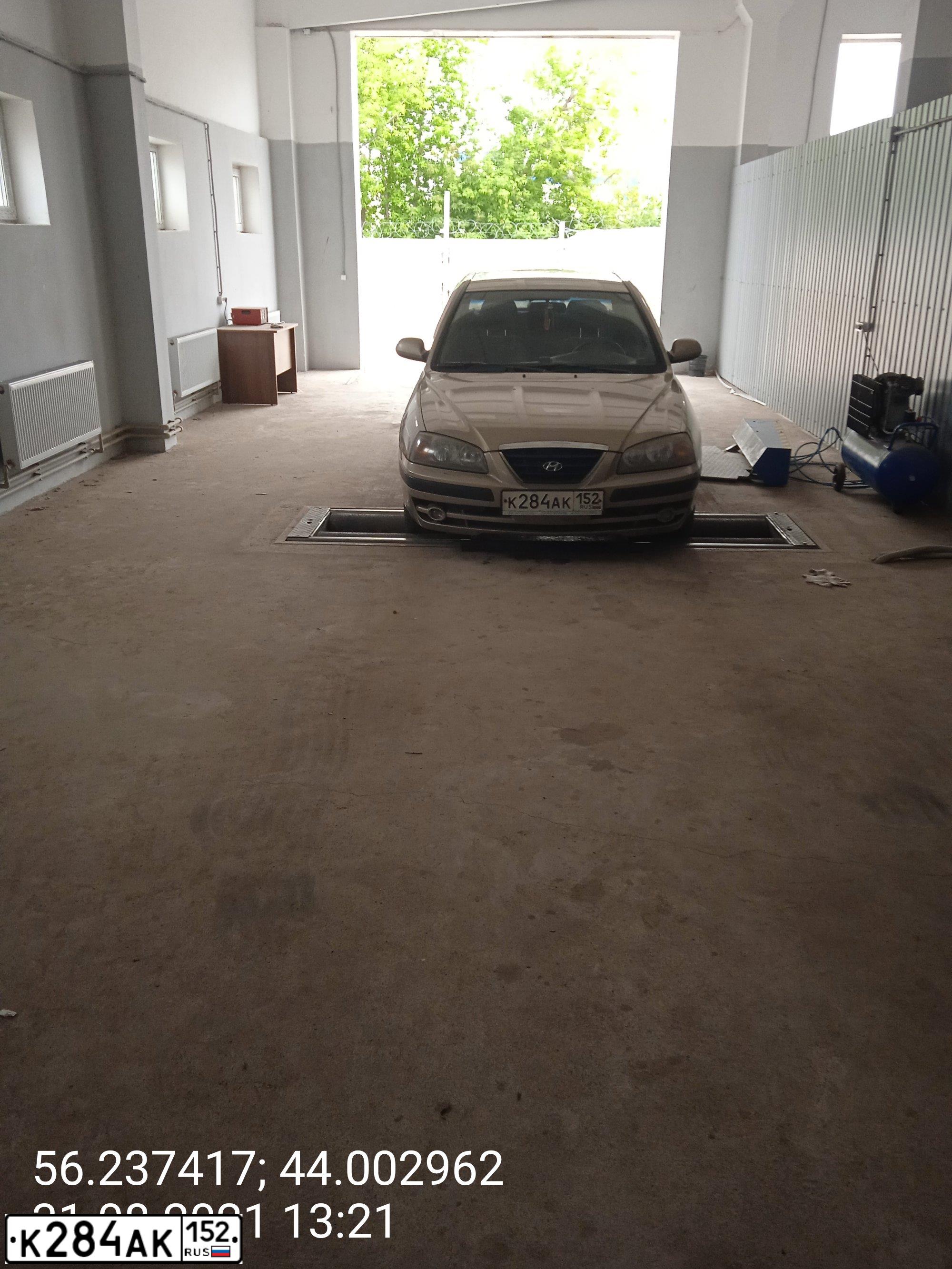 Фото автомобиля HYUNDAI ELANTRA, 2006 — госномер С233РК52. Цвет: БЕЖЕВЫЙ