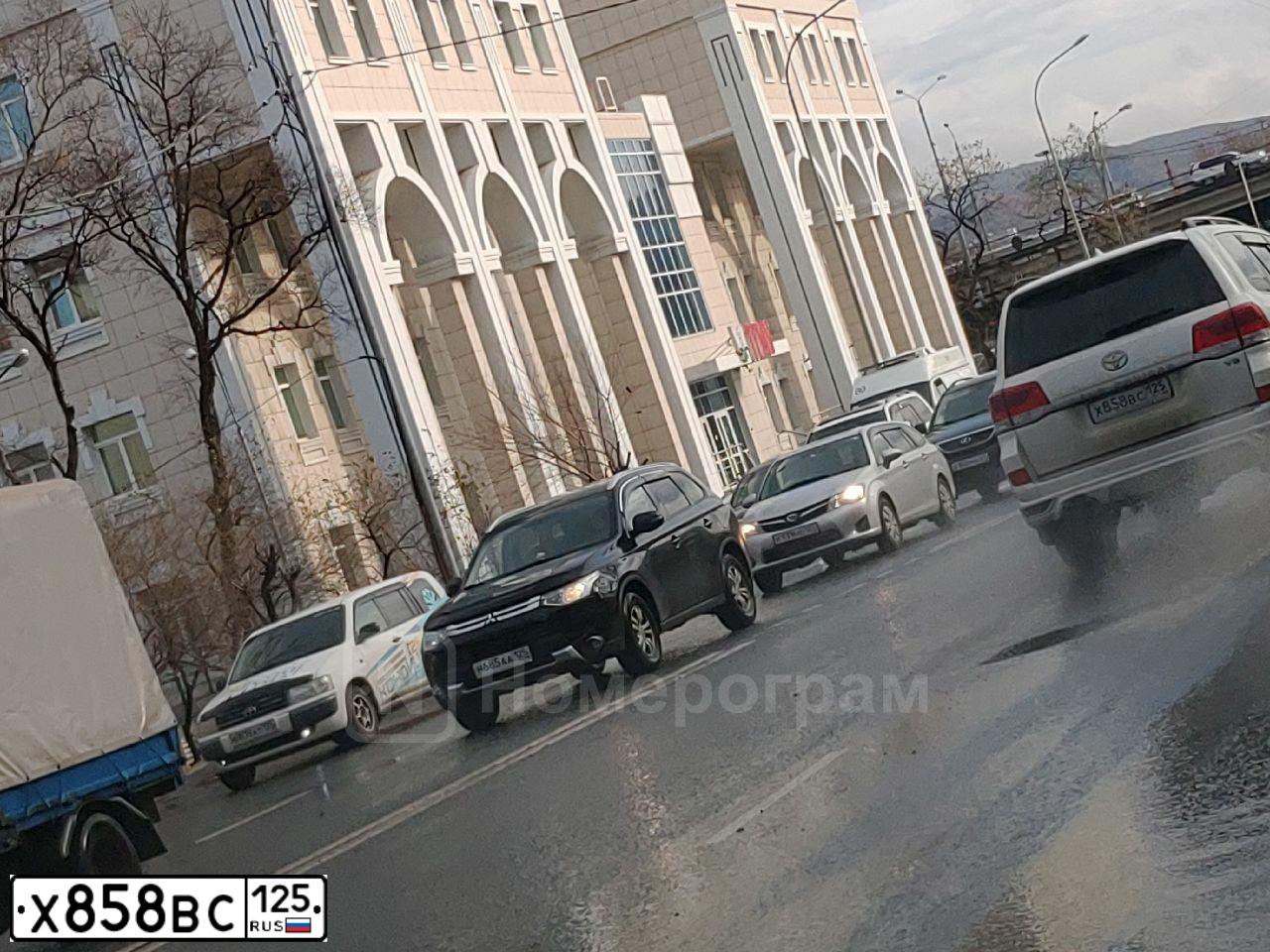 Фото автомобиля TOYOTA LAND CRUISER 200, 2016 — госномер А200ТС252. Цвет: Белый