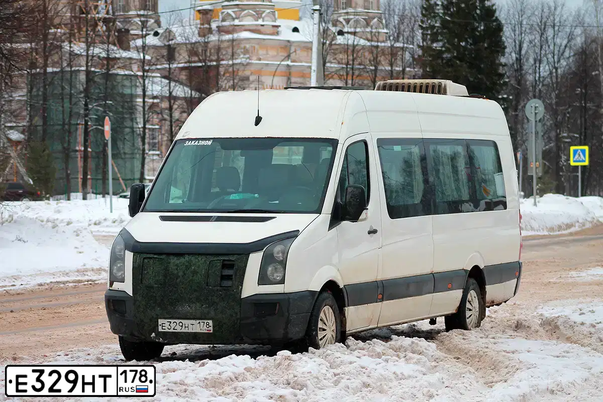 Фото автомобиля VOLKSWAGEN CRAFTER, 2007 — госномер У820КР76. Цвет: Белый