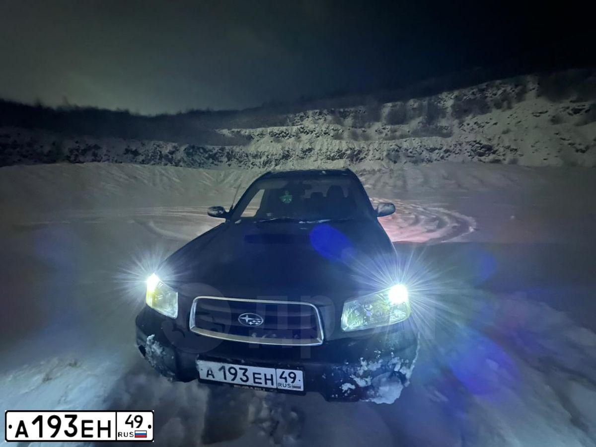 Фото автомобиля СУБАРУ ФОРЕСТЕР СУБАРУ ФОРЕСТЕР, 2002 — госномер А193ЕН49. Цвет: Черный
