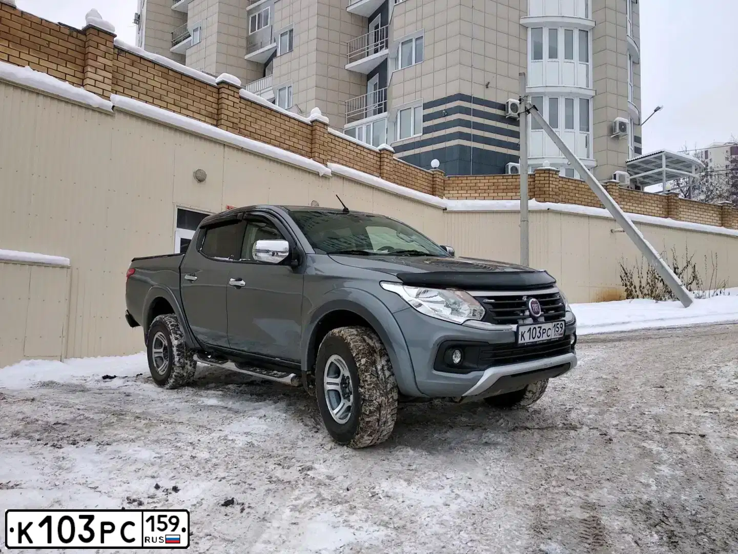 Фото автомобиля FIAT FULLBACK, 2016 — госномер К103РС159. Цвет: ТЕМНО-СЕРЫЙ