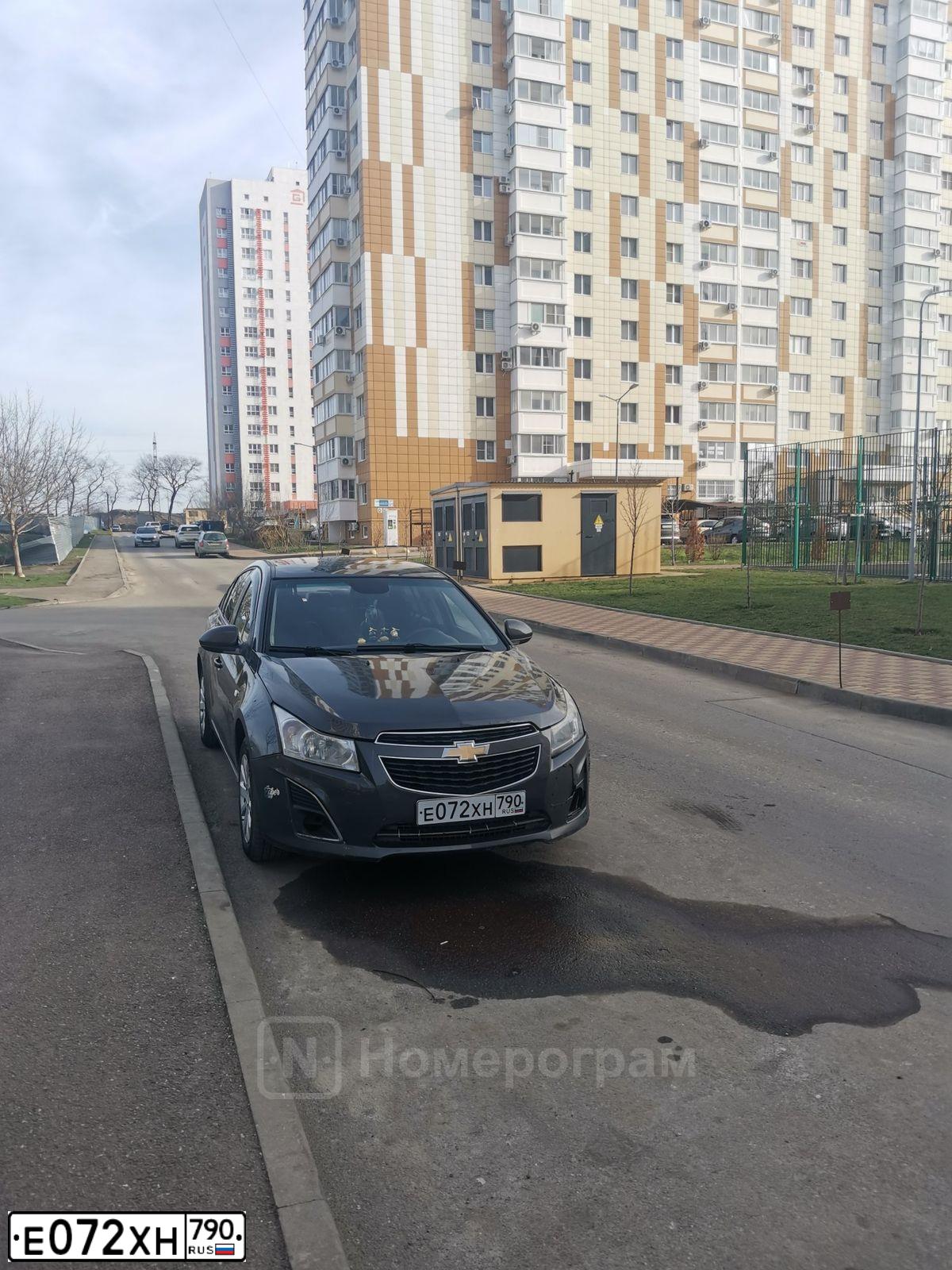Фото автомобиля AUDI A4, 2002 — госномер Е072ХН790. Цвет: СЕРЫЙ