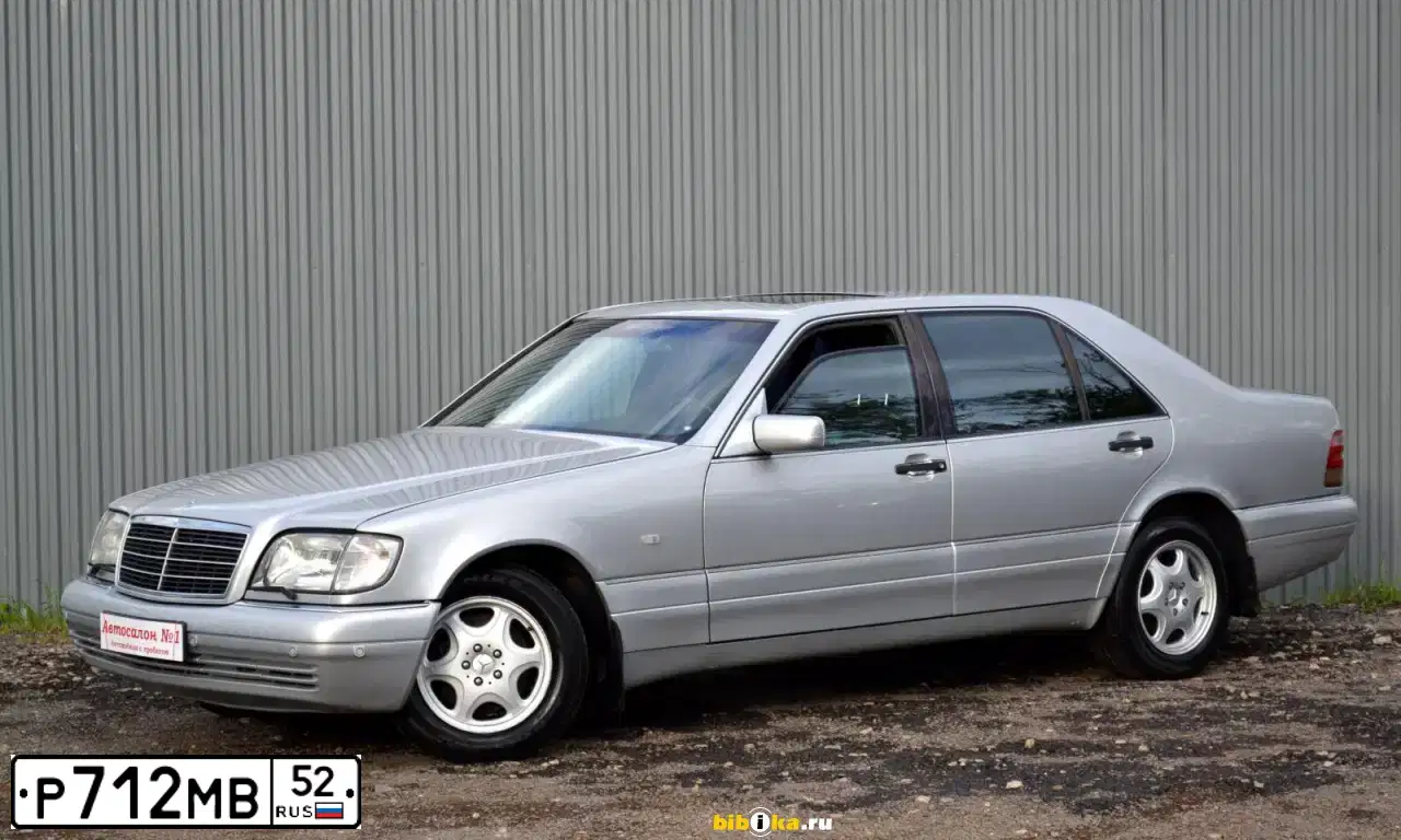 Фото автомобиля MERCEDES S-KLASSE, 1997 — госномер М989УУ77. Цвет: СВЕТЛО-СЕРЫЙ