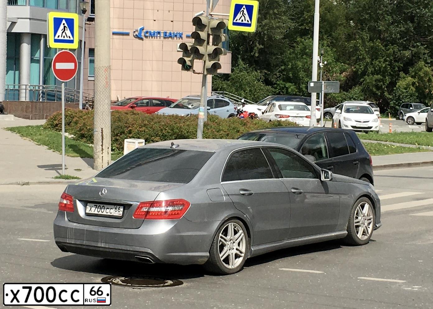 Фото автомобиля VOLKSWAGEN PASSAT, 2008 — госномер Х700СС66. Цвет: СЕРЫЙ