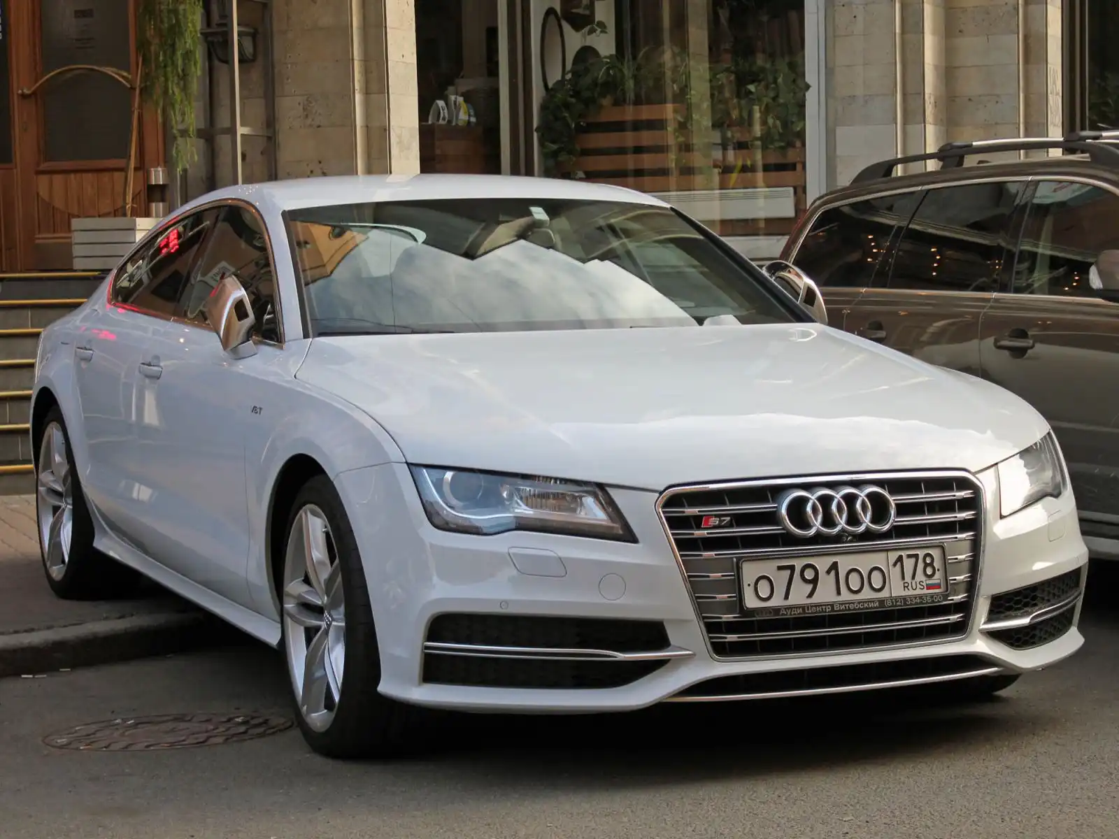 Фото автомобиля AUDI S7, 2012 — госномер О088ОР01. Цвет: Белый