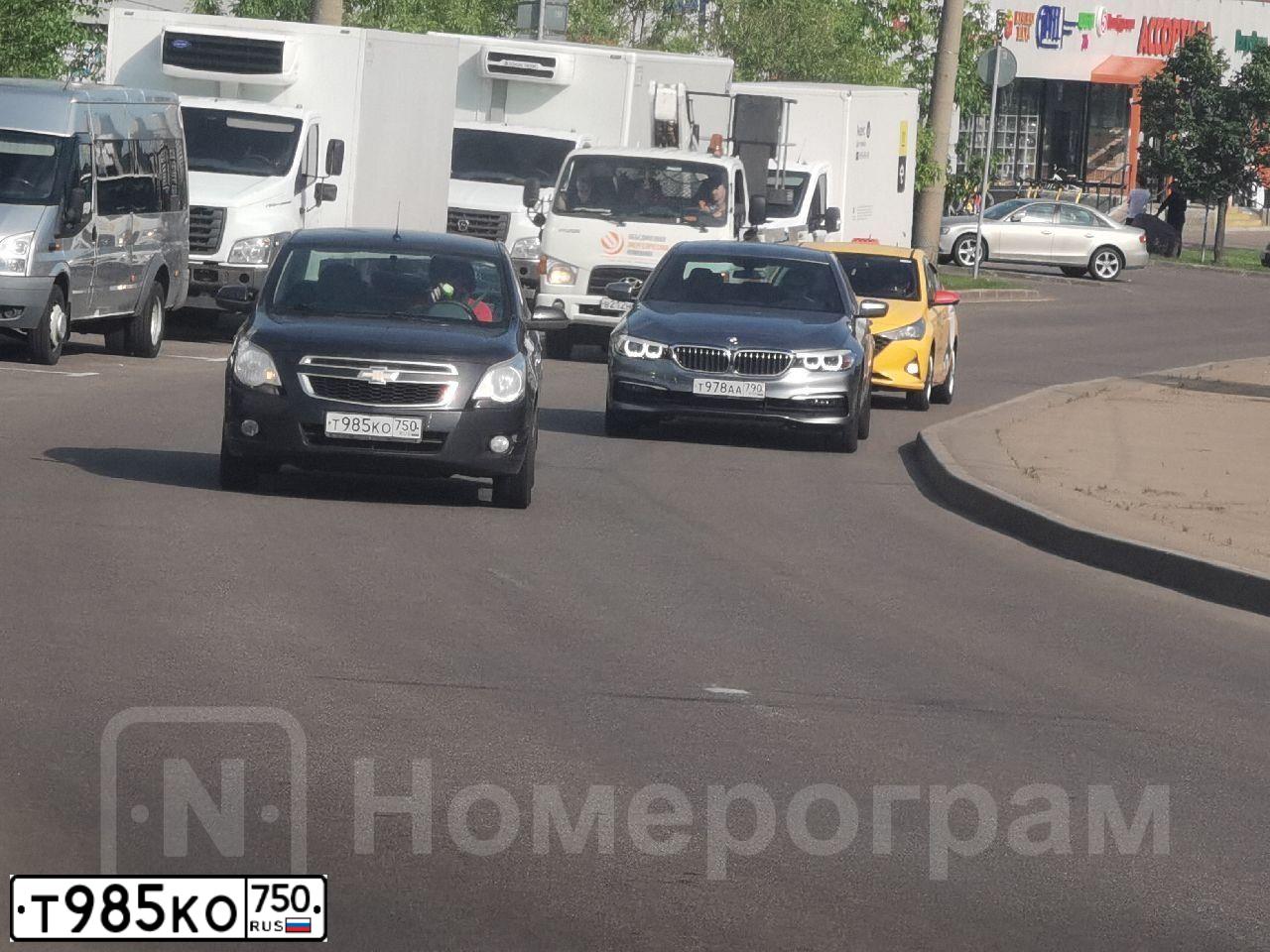 Фото автомобиля CHEVROLET COBALT, 2014 — госномер К114СЕ164. Цвет: ЧЕРНЫЙ