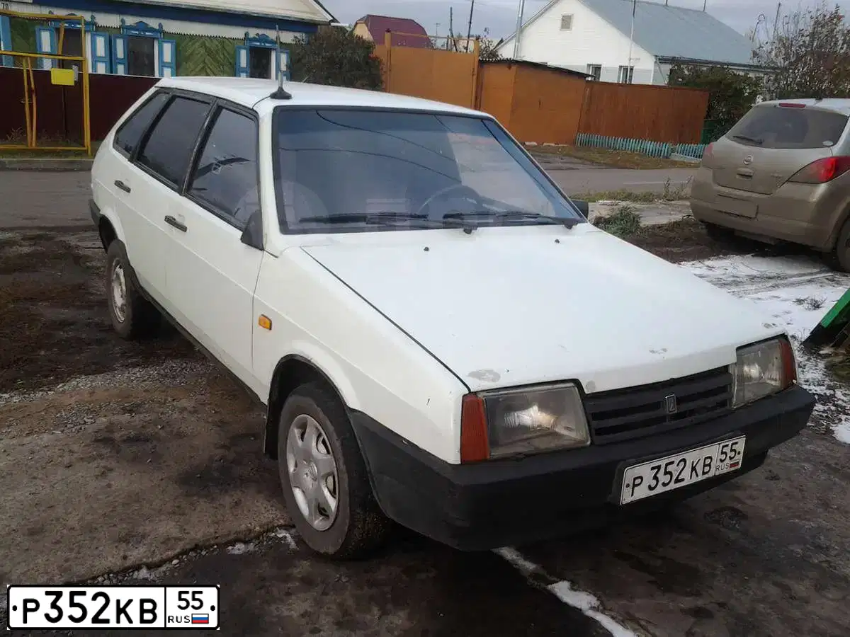 Фото автомобиля LADA 2109 SAMARA, 1997 — госномер Р352КВ55. Цвет: БЕЛЫЙ