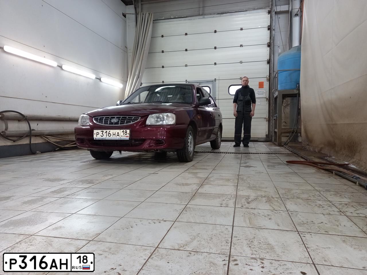 Фото автомобиля TAGAZ ACCENT, 2007 — госномер Р316НА18. Цвет: КРАСНЫЙ