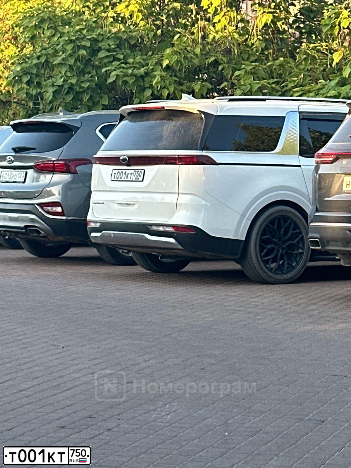 Фото автомобиля MERCEDES R-KLASSE, 2012 — госномер К002ТУ97. Цвет: Белый