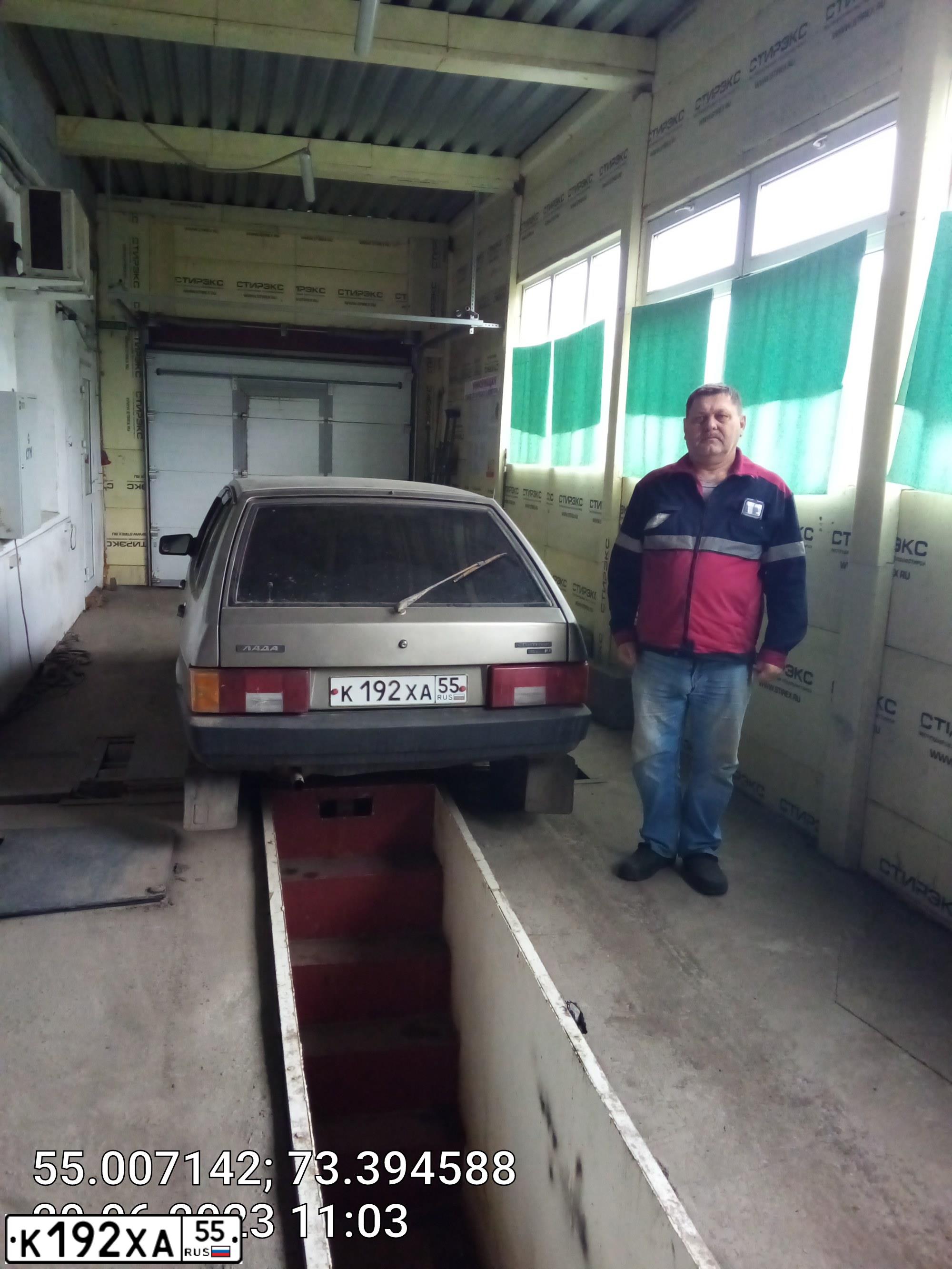 Фото автомобиля LADA 2109, 2000 — госномер Х648УР124. Цвет: СЕРЕБРИСТЫЙ СЕРО-ЗЕЛЕНЫЙ