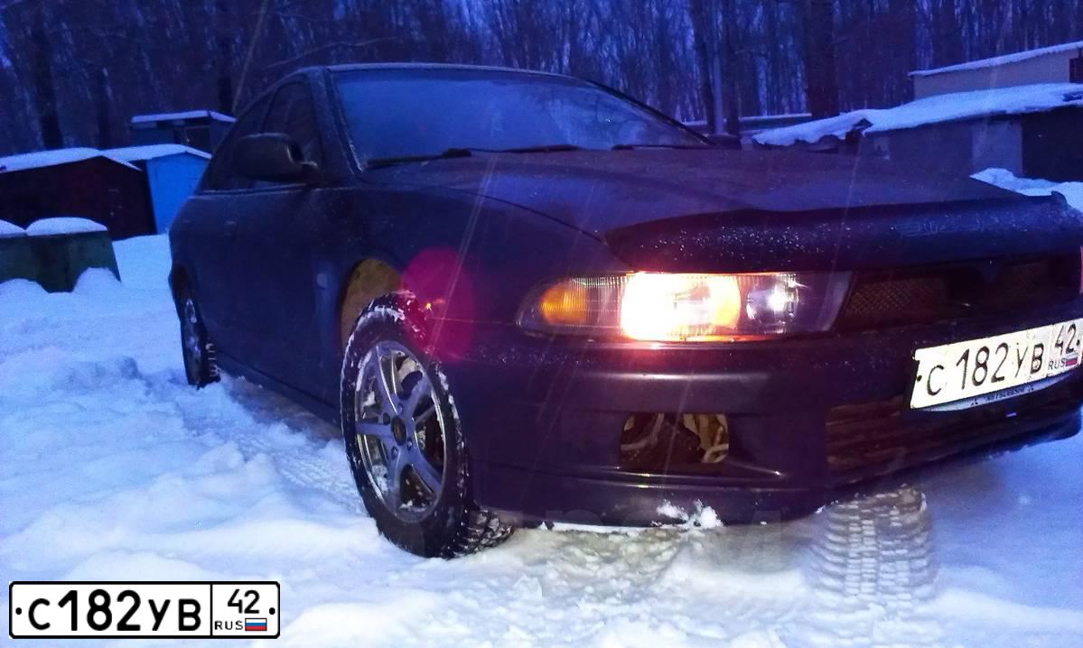 Фото автомобиля MITSUBISHI GALANT, 1999 — госномер С182УВ42. Цвет: СЕРО СИНИЙ