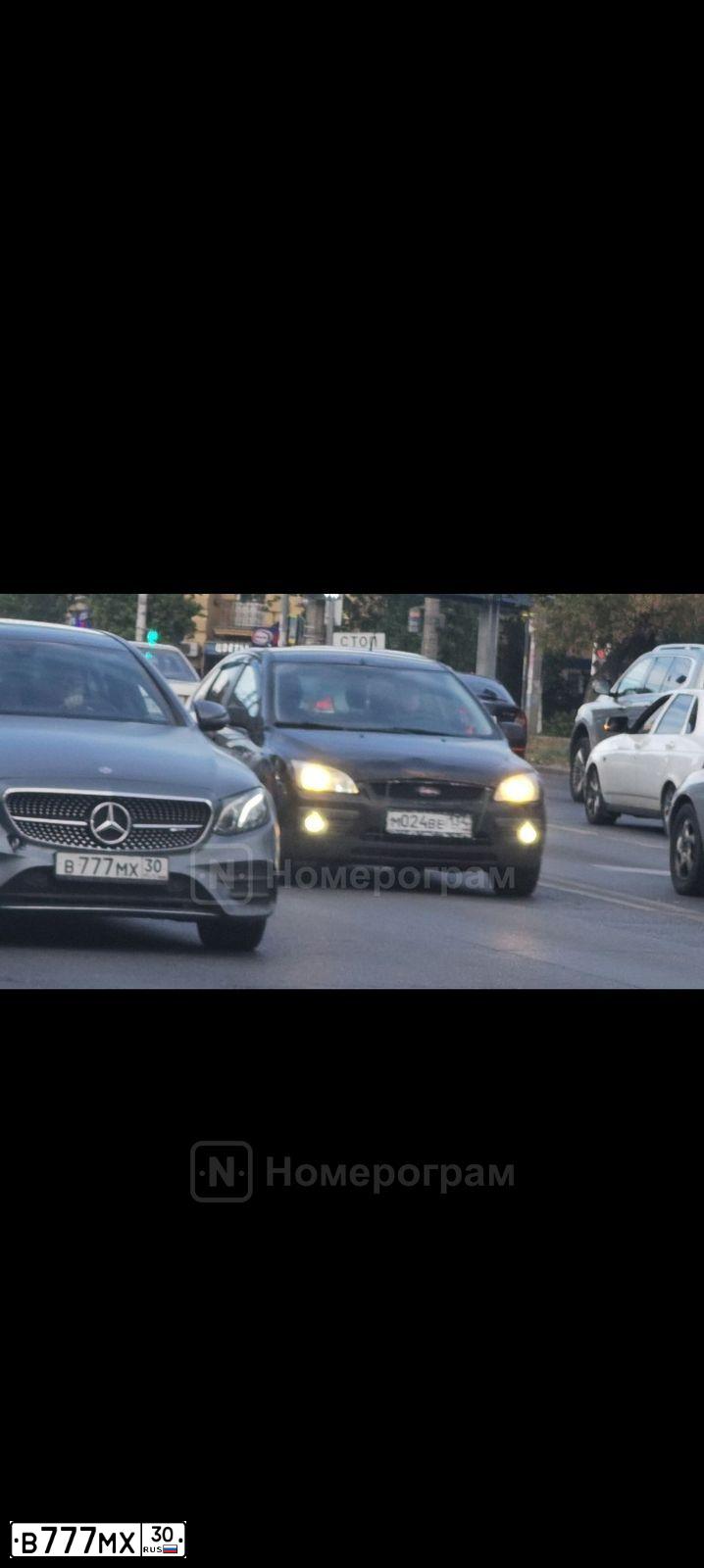 Фото автомобиля MERCEDES E-KLASSE, 2018 — госномер В777МХ30. Цвет: СЕРЫЙ
