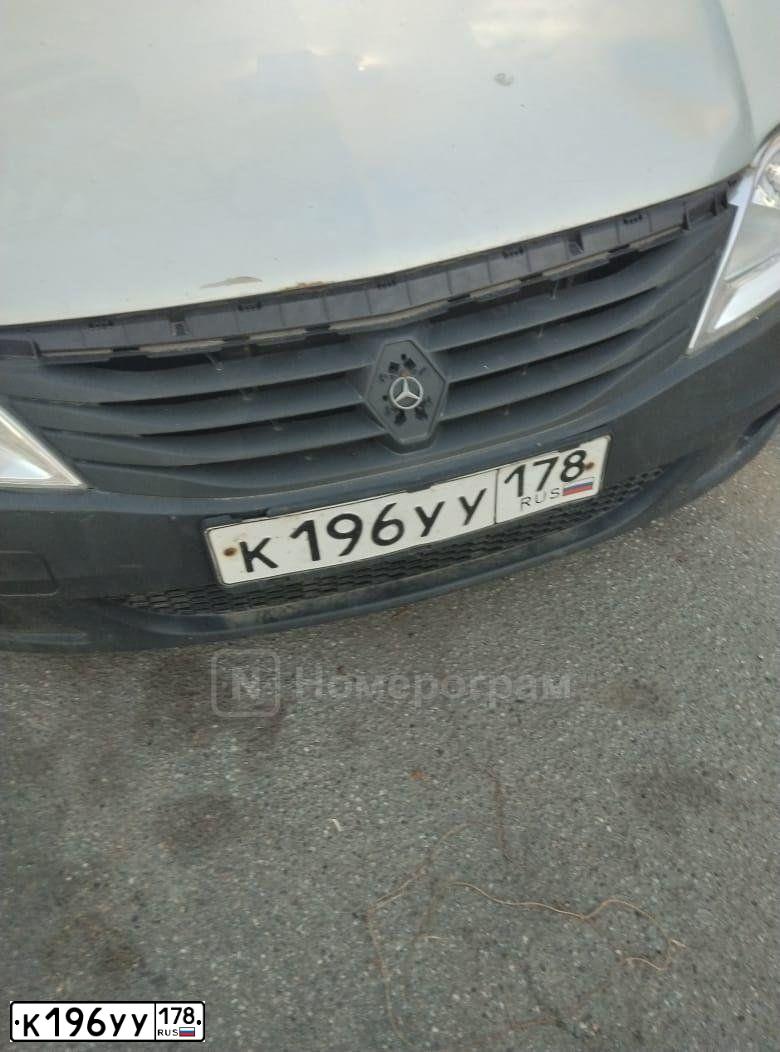 Фото автомобиля RENAULT LOGAN, 2007 — госномер К196УУ178. Цвет: СВЕТЛО-ЗЕЛЕНЫЙ