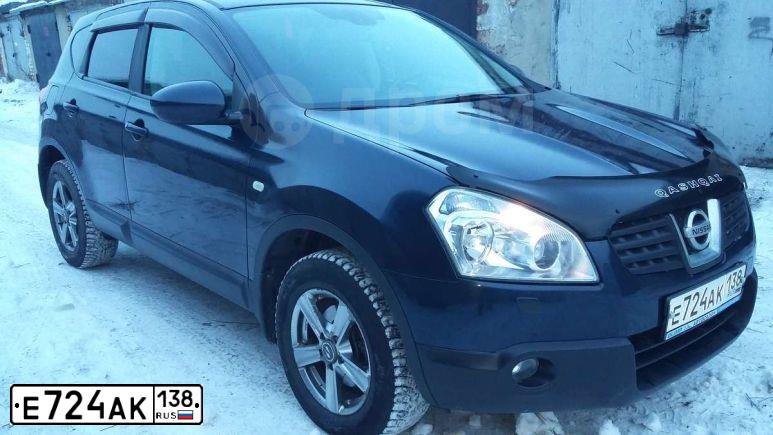 Фото автомобиля NISSAN QASHQAI, 2008 — госномер Е724АК138. Цвет: ТЕМНО СИНИЙ