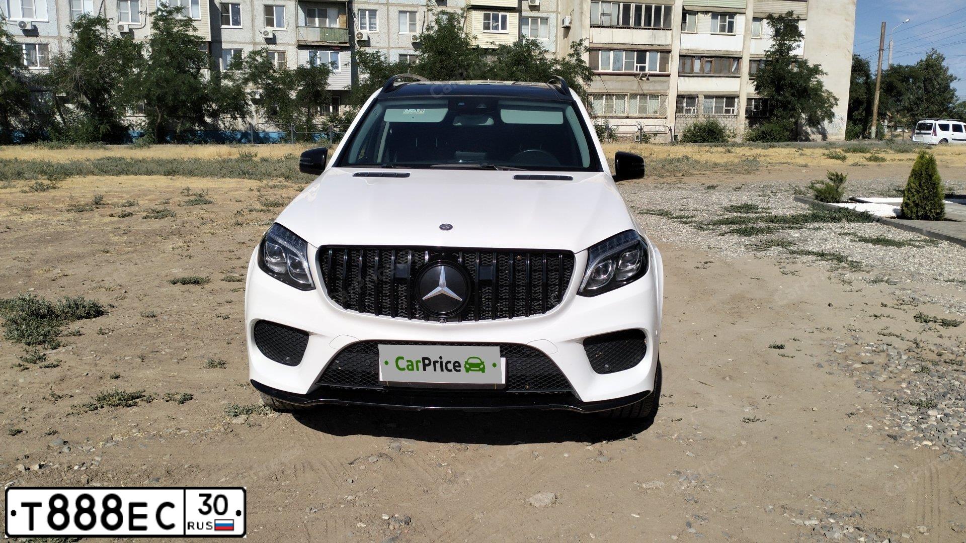 Фото автомобиля MERCEDES GL-KLASSE, 2016 — госномер К637НУ30. Цвет: Белый