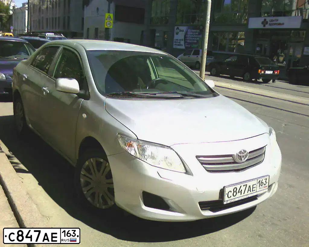 Фото автомобиля TOYOTA COROLLA, 2008 — госномер С847АЕ163. Цвет: СЕРЕБРИСТЫЙ