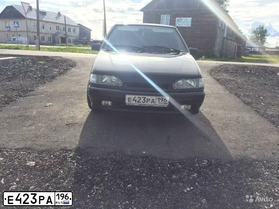 Фото автомобиля NISSAN ALMERA /AVTOVAZ/, 2015 — госномер Е423РА196. Цвет: СЕРЕБРИСТЫЙ