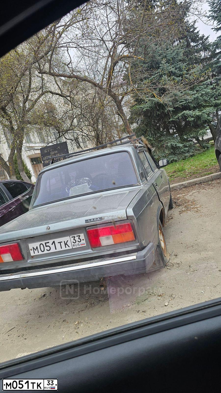 Фото автомобиля LADA 2105 LADA, 2010 — госномер М051ТК33. Цвет: СРЕДНИЙ СЕРО-ЗЕЛЕНЫЙ МЕТ