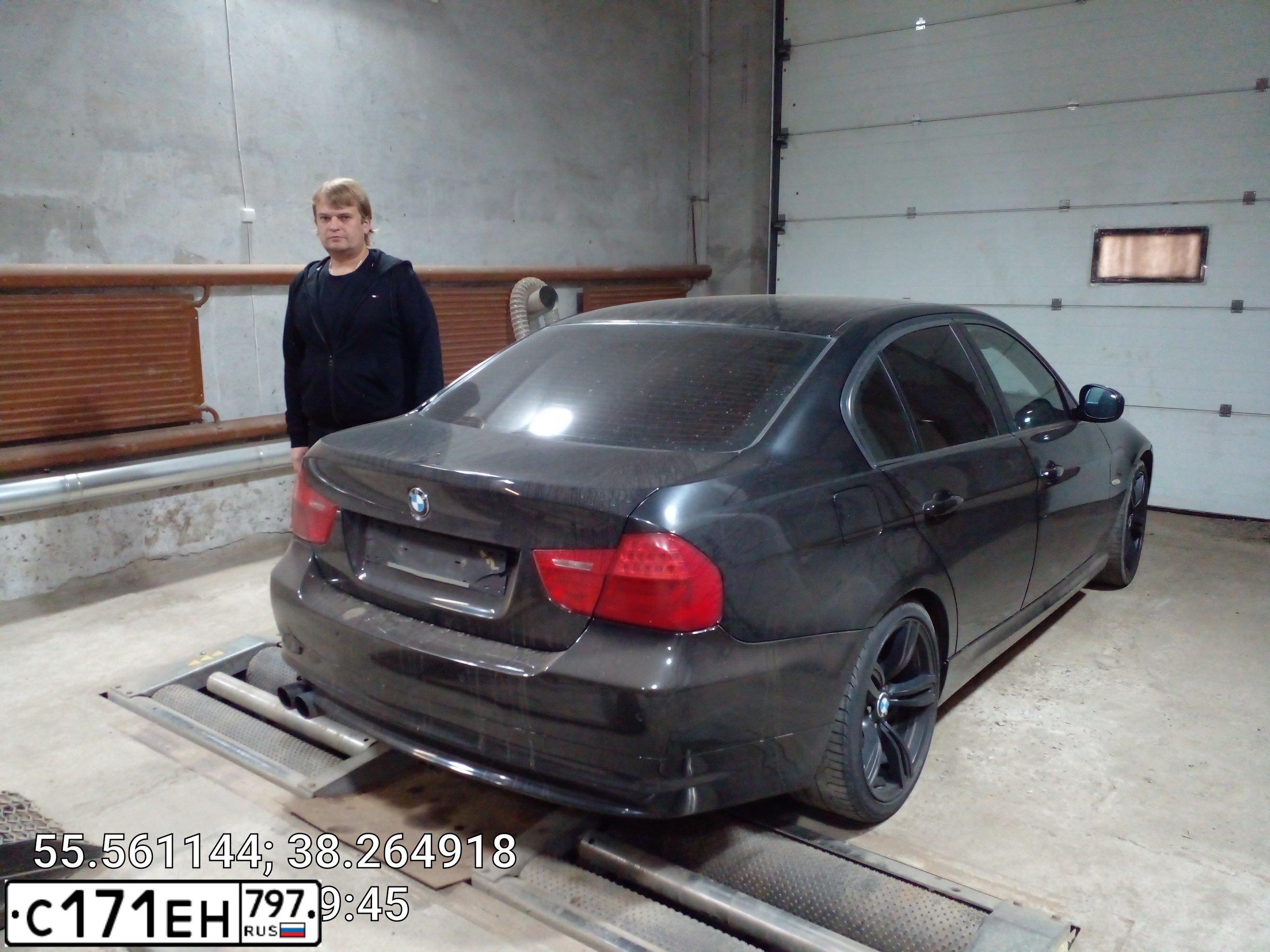 Фото автомобиля BMW 320, 2008 — госномер К711УО33. Цвет: ЧЕРНЫЙ