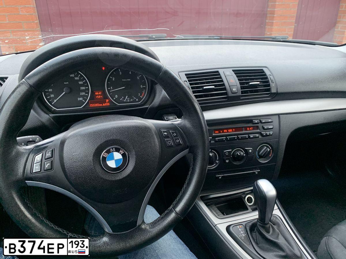 Фото автомобиля BMW SERIE 1, 2008 — госномер В374ЕР193. Цвет: Темно-зеленый