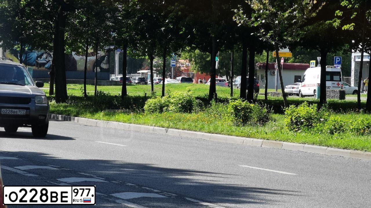 Фото автомобиля FORD ESCAPE, 2004 — госномер О111НО78. Цвет: СЕРЫЙ