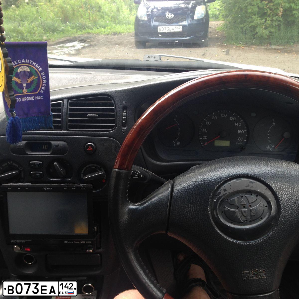 Фото автомобиля TOYOTA YARIS, 2006 — госномер В073ЕА142. Цвет: ТЕМНО-СИНИЙ