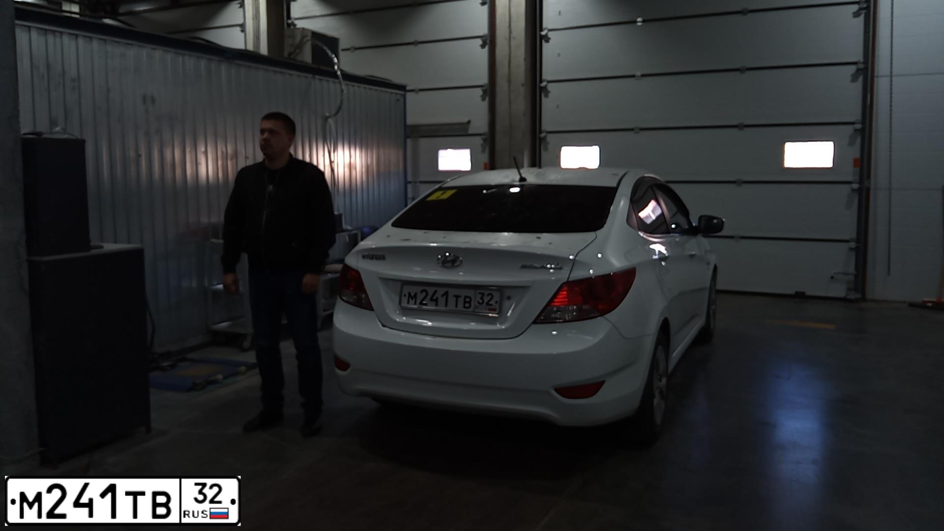 Фото автомобиля HYUNDAI SOLARIS, 2013 — госномер У115ВА181. Цвет: Белый