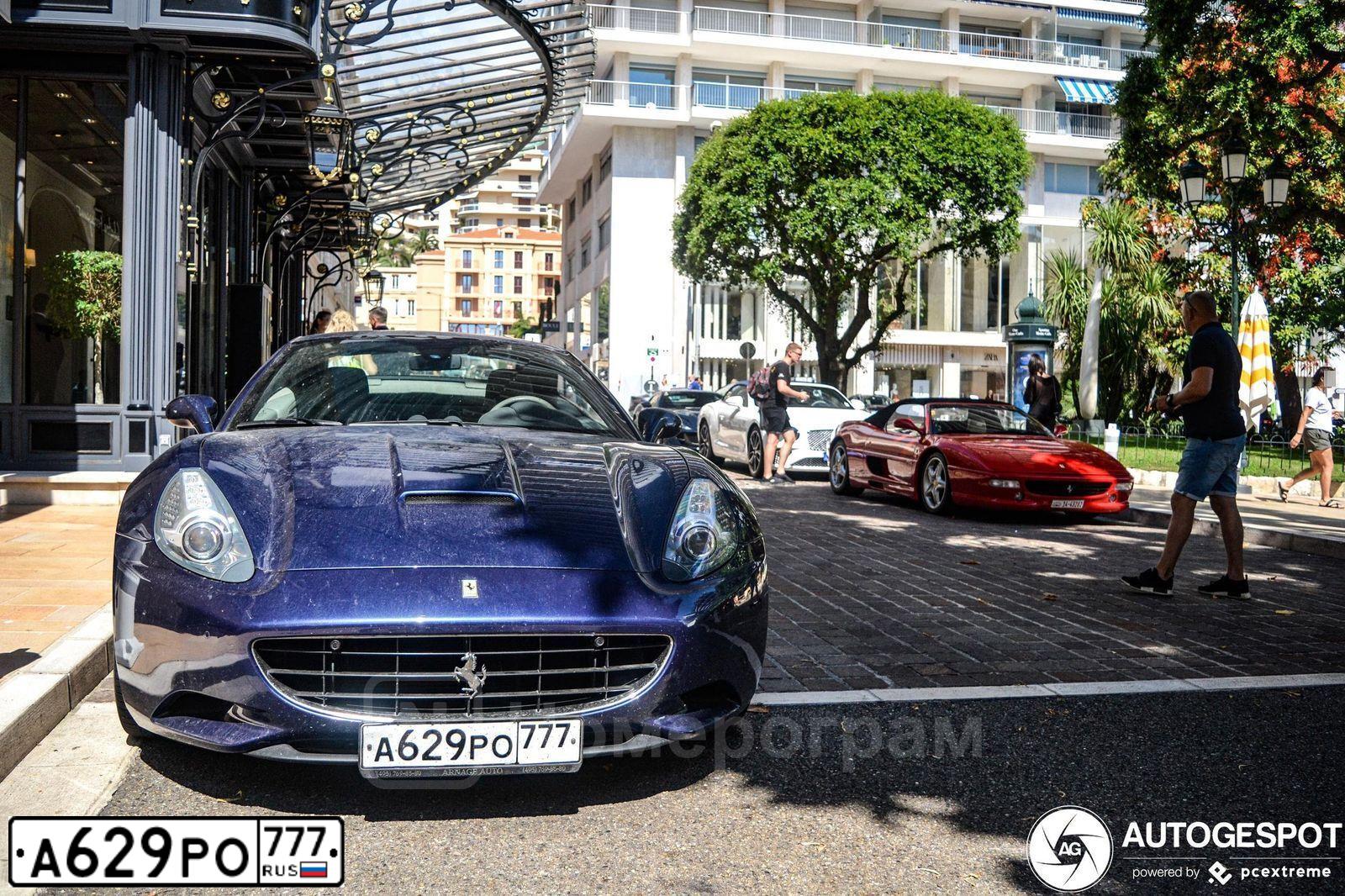 Фото автомобиля FERRARI CALIFORNIA, 2010 — госномер У123ХТ77. Цвет: СИНИЙ ТЕМНЫЙ
