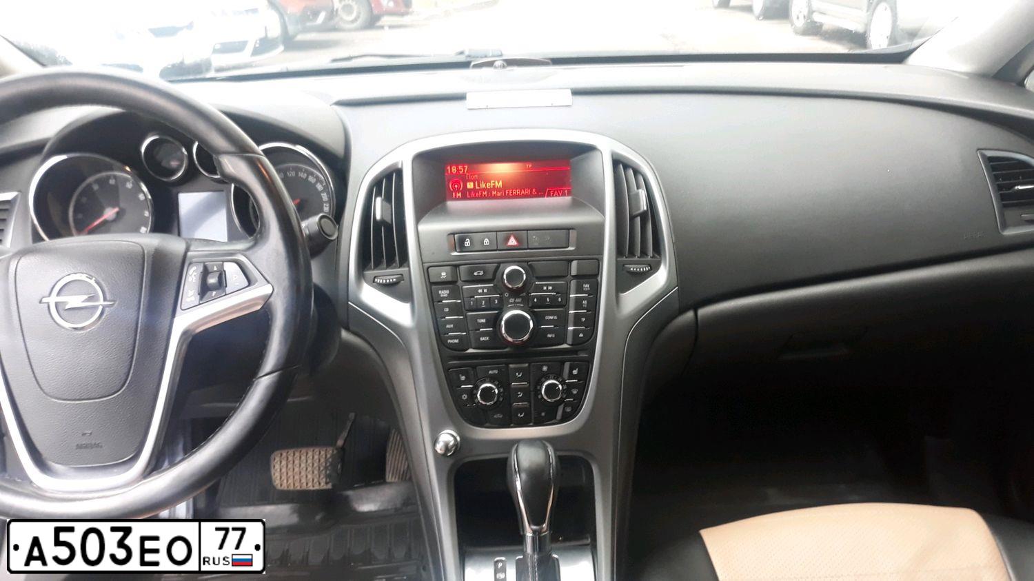 Фото автомобиля OPEL ASTRA, 2012 — госномер М652МХ67. Цвет: СЕРЕБРИСТЫЙ