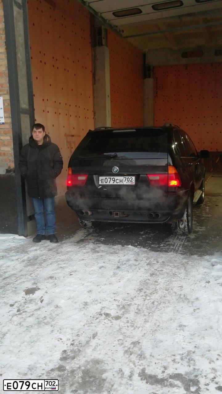 Фото автомобиля BMW X5, 2003 — госномер Е079СН702. Цвет: ЧЕРНЫЙ