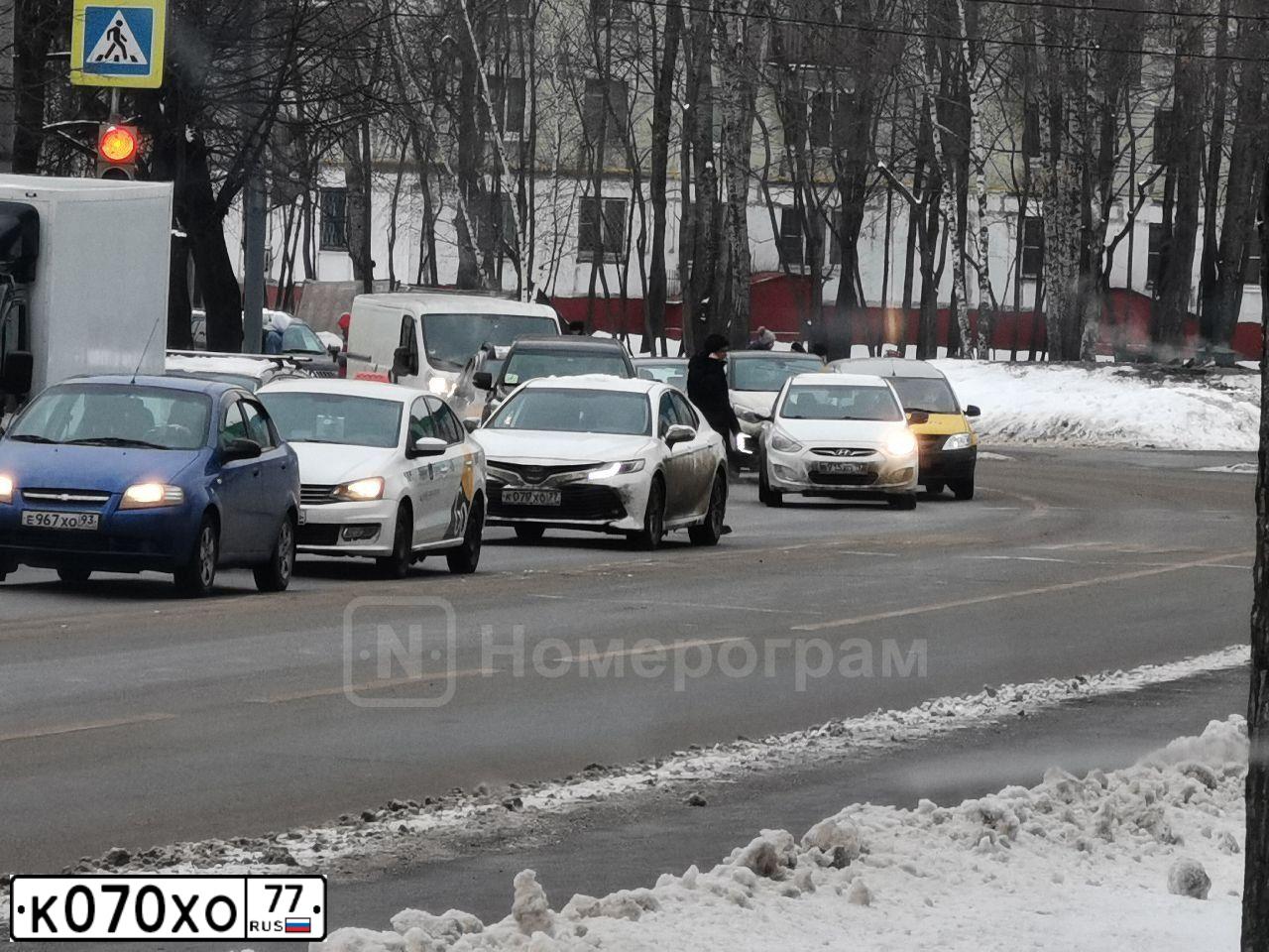 Фото автомобиля INFINITI QX70 /FX/, 2010 — госномер К959АР797. Цвет: Коричневый